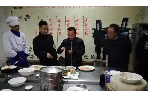 石泉职中副校长曾云峰一行回访在开云kaiyun网页版学习的学生
