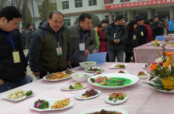 开云kaiyun网页版举办的中、西餐技能大赛顺利举行并取得圆满成功