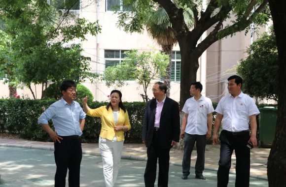 热烈欢迎世界中餐业联合会常务副会长邢颖、副秘书长王文江一行莅临开云kaiyun网页版考察指导工作