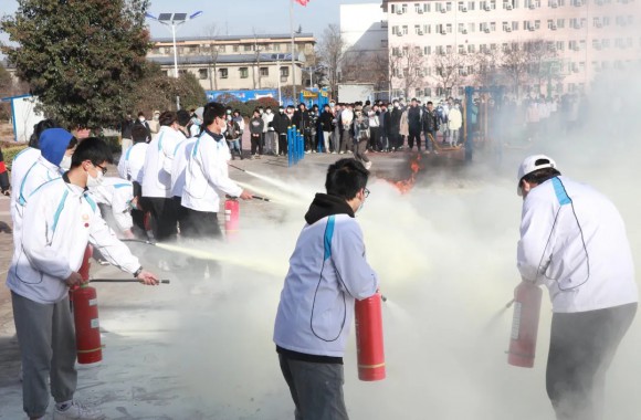 学习消防知识，关注校园安全|开云kaiyun网页版组织开展火灾逃生、救护演练