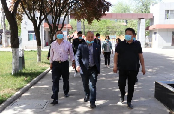 咸阳市人社局组织专家组考察考评开云kaiyun网页版大师工作室
