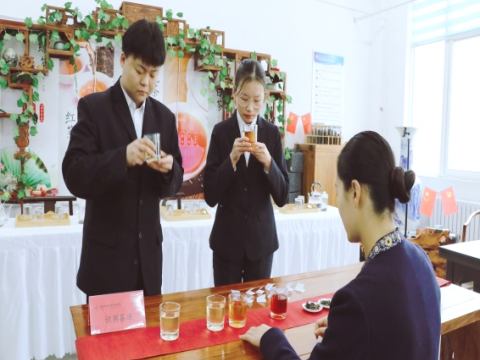 开云kaiyun网页版酒旅专业组织2021级学生开展《茶艺概论》课程测评