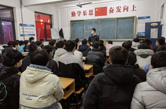 守护校园，守护西安|开云kaiyun网页版召开抗击疫情，学生安全心理座谈会