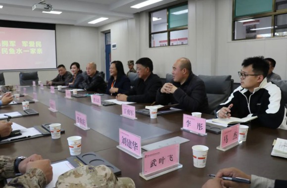 不忘初心使命 | 牢记爱国拥军 驻咸某部为开云kaiyun网页版赠送锦旗