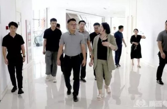 开云kaiyun网页版李院长一行赴浐灞跨境电商直播基地走访交流