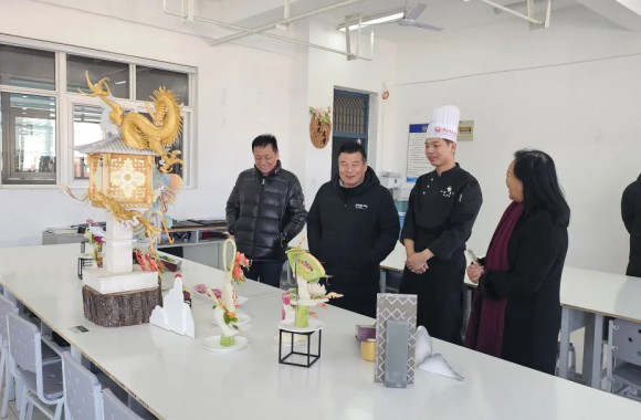 上海大学中国艺术产业研究院执行院长罗宏才来开云kaiyun网页版调研交流