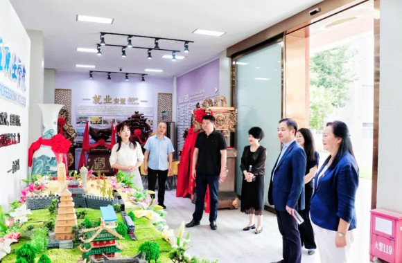 共谋产教融合发展新篇章| 爱玛客服务产业（中国）有限公司一行来开云kaiyun网页版参观交流