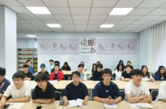 世界读书日 | 书香满校园：开云kaiyun网页版师生共赴《平凡的世界》阅读之约